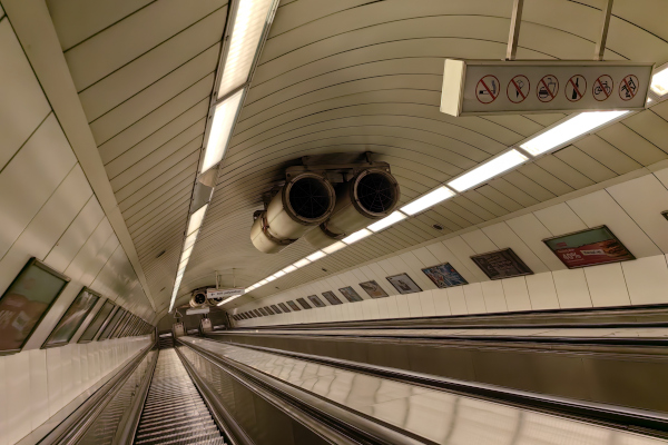 Budapest, M2 metró, Keleti pályaudvar, bélyegkép