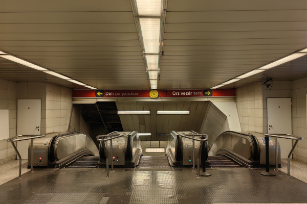 Budapest, M2 metró, Keleti pályaudvar, bélyegkép