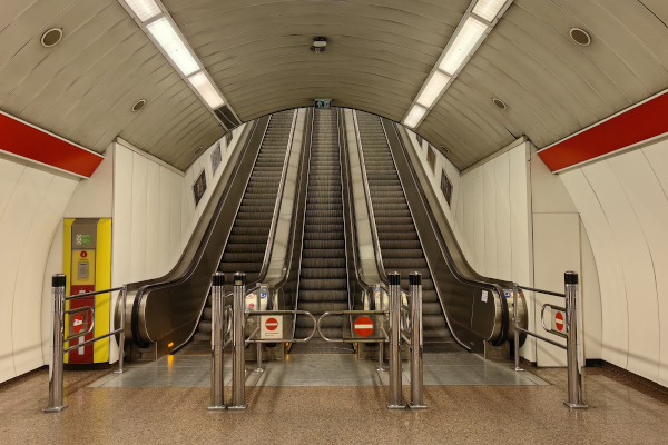 Budapest, M2 metró, Keleti pályaudvar, bélyegkép