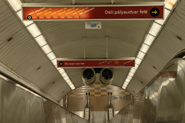 Budapest, M2 metró, Keleti pályaudvar, bélyegkép