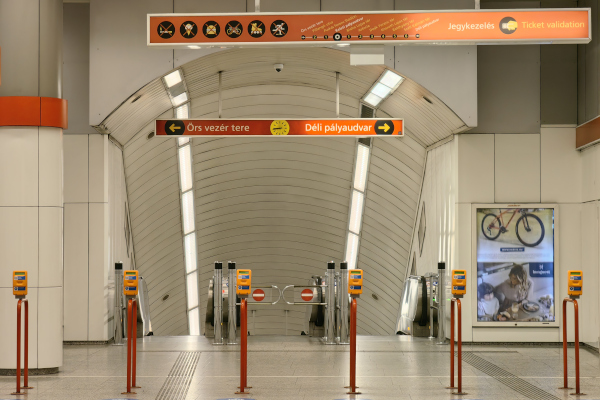 Budapest, M2 metró, Keleti pályaudvar, bélyegkép