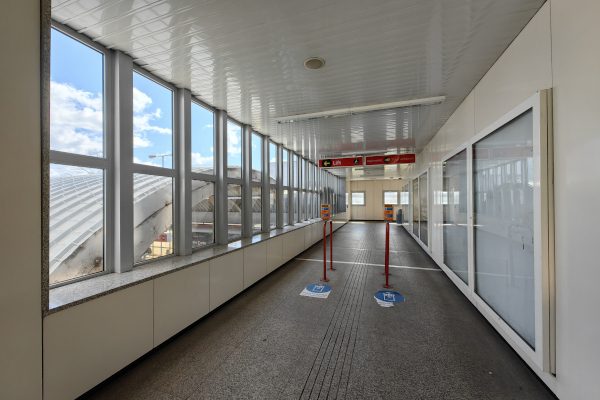 Budapest, M2 metró, Pillangó utca, bélyegkép