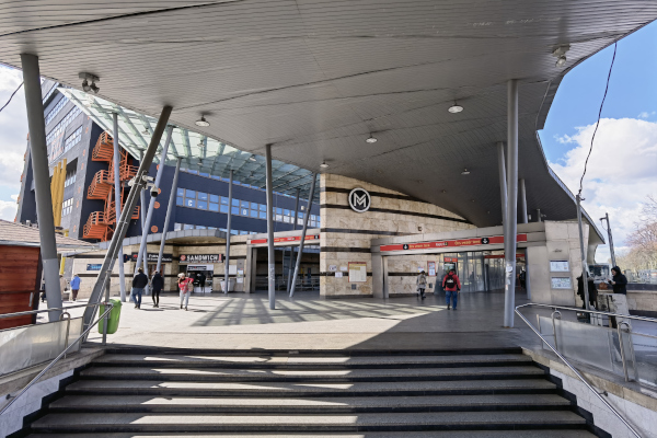 Budapest, M2 metró, Örs vezér tere, bélyegkép