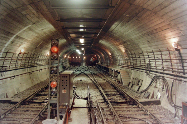 Budapest, M2 metró, Déli pályaudvar, kihúzó, bélyegkép