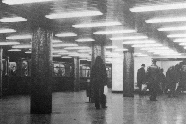 Budapest, M2 metró, Kossuth Lajos tér, bélyegkép