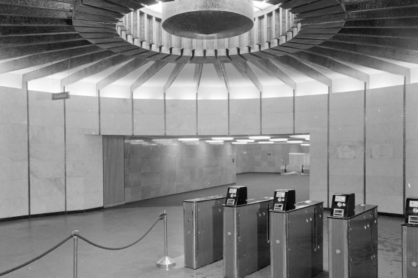 Budapest, M2 metró, Deák Ferenc tér, bélyegkép