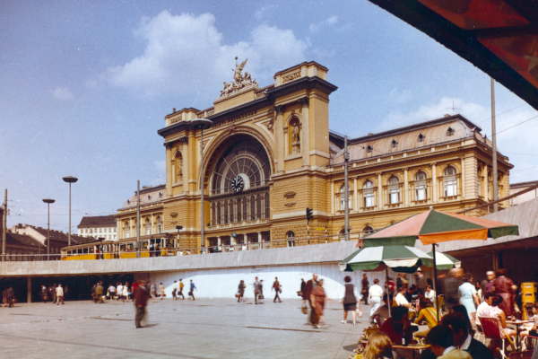 Budapest, M2 metró, Keleti pályaudvar, bélyegkép