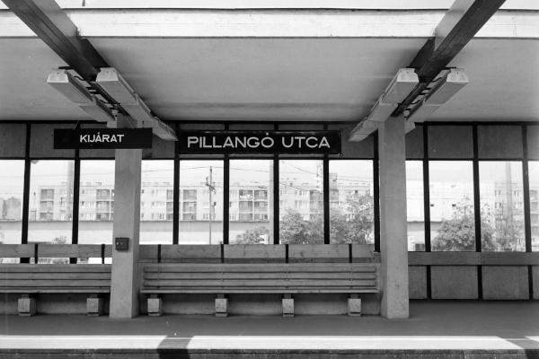 Budapest, M2 metró, Pillangó utca, bélyegkép