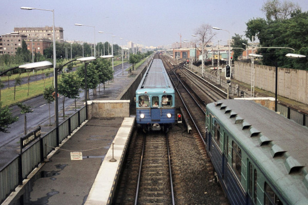 Budapest, M2 metró, Pillangó utca, bélyegkép