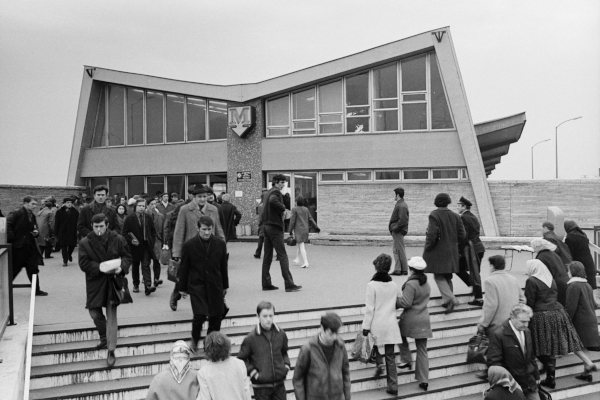 Budapest, M2 metró, Örs vezér tere, bélyegkép