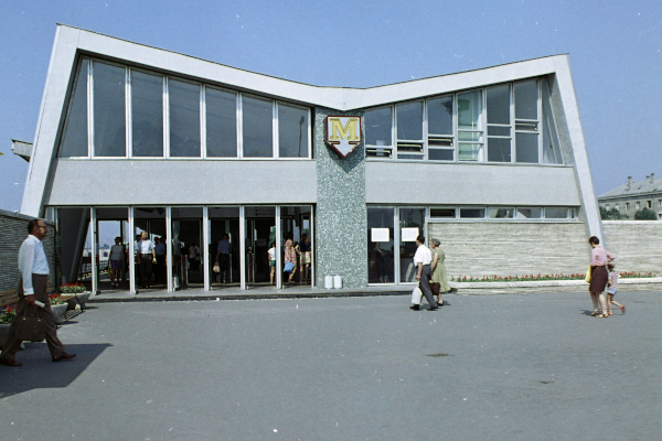 Budapest, M2 metró, Örs vezér tere, bélyegkép