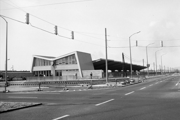 Budapest, M2 metró, Örs vezér tere, bélyegkép