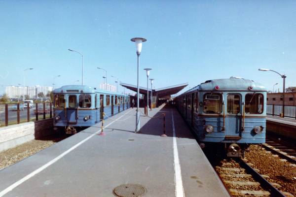 Budapest, M2 metró, Örs vezér tere, bélyegkép
