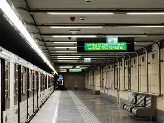Budapest, M3 metró, Újpest-központ, bélyegkép