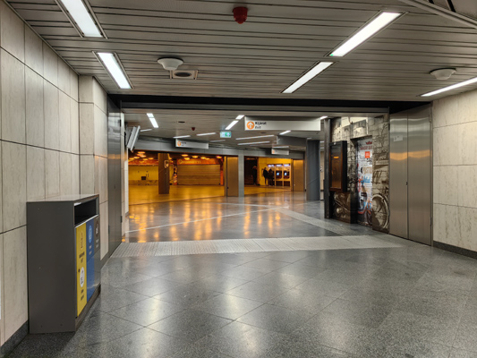 Budapest, M3 metró, Újpest-központ, bélyegkép