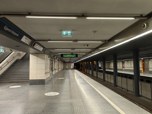 Budapest, M3 metró, Újpest-központ, bélyegkép