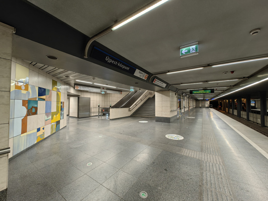 Budapest, M3 metró, Újpest-központ, bélyegkép