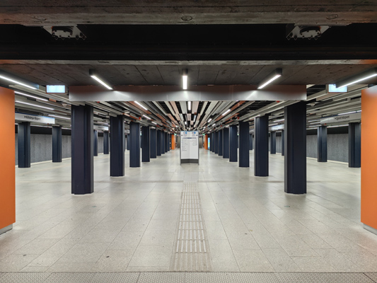 Budapest, M3 metró, Nyugati pályaudvar, bélyegkép