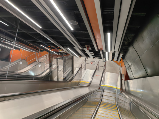 Budapest, M3 metró, Nyugati pályaudvar, bélyegkép