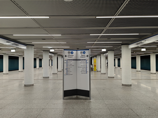 Budapest, M3 metró, Deák Ferenc tér, bélyegkép
