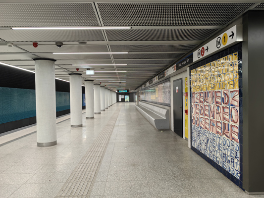 Budapest, M3 metró, Deák Ferenc tér, bélyegkép