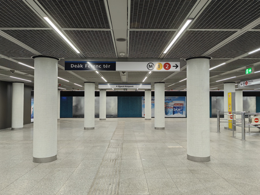 Budapest, M3 metró, Deák Ferenc tér, bélyegkép
