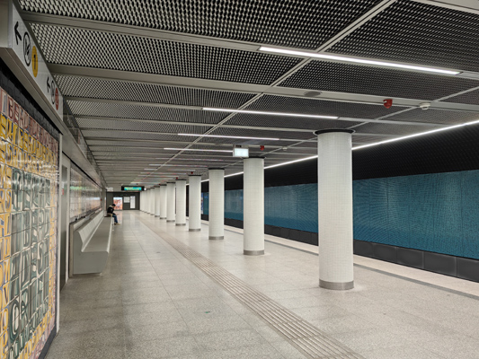 Budapest, M3 metró, Deák Ferenc tér, bélyegkép