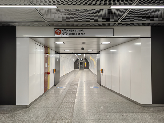 Budapest, M3 metró, Deák Ferenc tér, bélyegkép