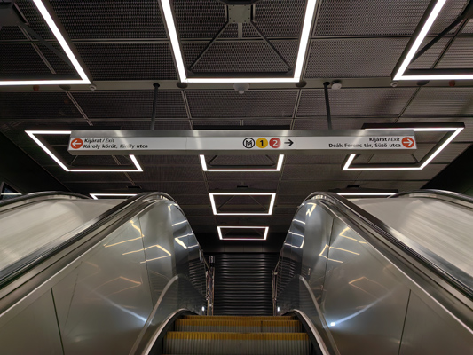 Budapest, M3 metró, Deák Ferenc tér, bélyegkép