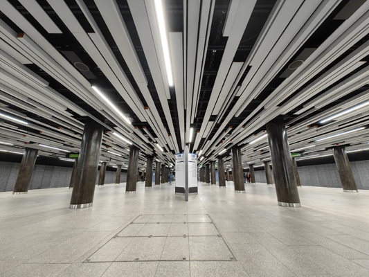 Budapest, M3 metró, Corvin-negyed, bélyegkép