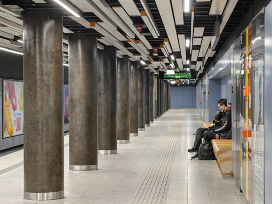 Budapest, M3 metró, Corvin-negyed, bélyegkép