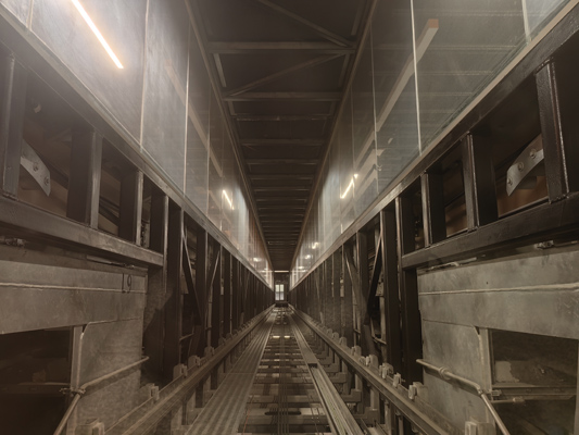 Budapest, M3 metró, Corvin-negyed, bélyegkép