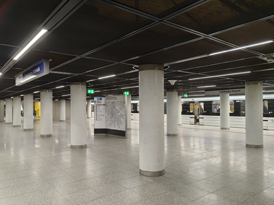 Budapest, M3 metró, Semmelweis Klinikák, bélyegkép