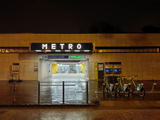 Budapest, M3 metró, Semmelweis Klinikák, bélyegkép
