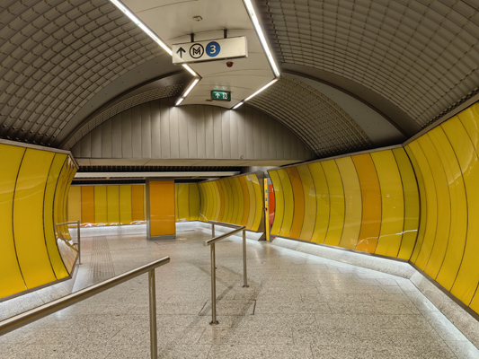 Budapest, M3 metró, Kálvin tér, M3-M4 metró, átszállás, bélyegkép