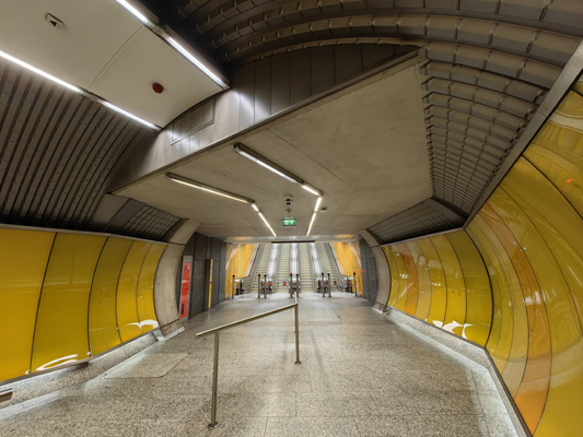 Budapest, M3 metró, Kálvin tér, M3-M4 metró, átszállás, bélyegkép