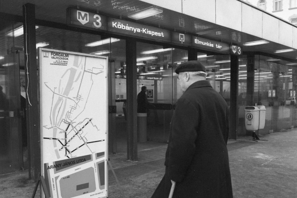 Budapest, M3 metró, Arany János utca, bélyegkép
