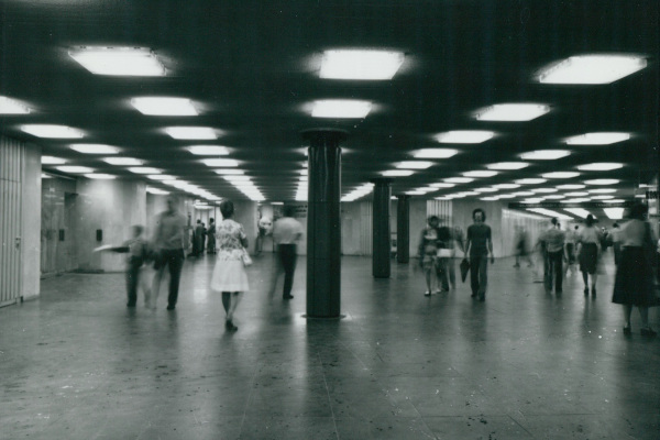 Budapest, M3 metró, Deák Ferenc tér, bélyegkép