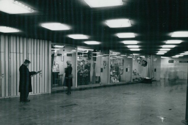 Budapest, M3 metró, Deák Ferenc tér, bélyegkép