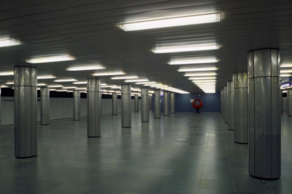 Budapest, M3 metró, Corvin-negyed, bélyegkép