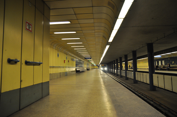 Budapest, M3 metró, Újpest-központ, bélyegkép