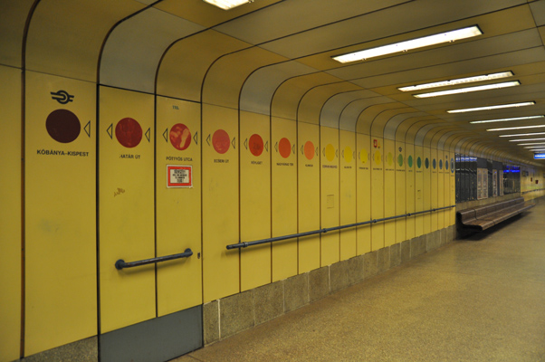 Budapest, M3 metró, Újpest-központ, bélyegkép