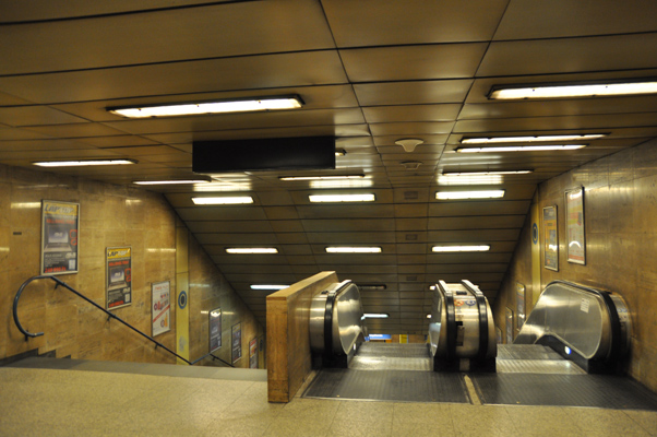 Budapest, M3 metró, Újpest-központ, bélyegkép