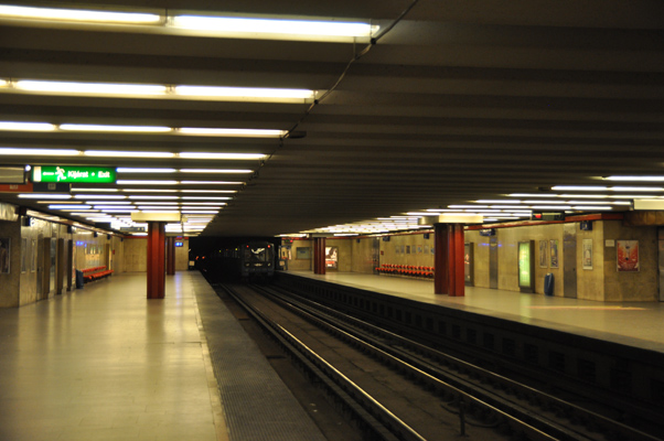 Budapest, M3 metró, Göncz Árpád városközpont, bélyegkép