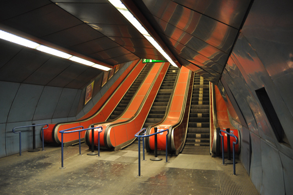 Budapest, M3 metró, Nyugati pályaudvar, bélyegkép