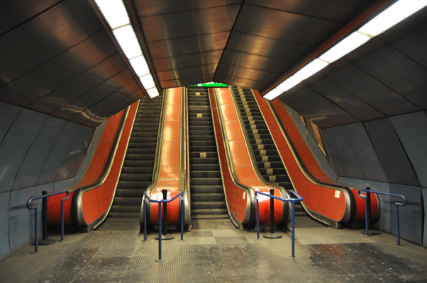 Budapest, M3 metró, Nyugati pályaudvar, bélyegkép