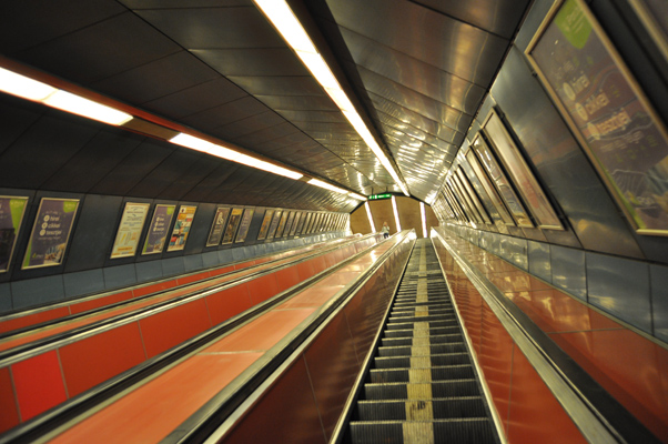 Budapest, M3 metró, Nyugati pályaudvar, bélyegkép