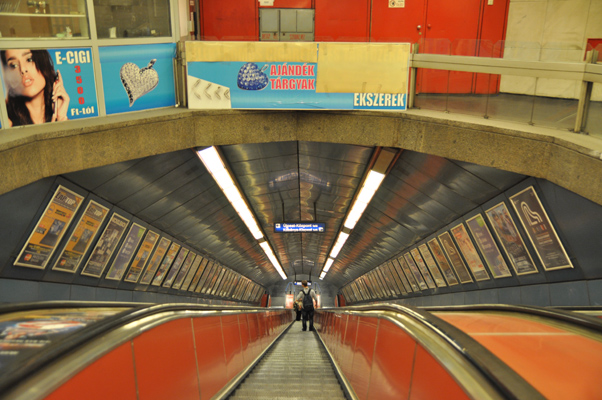 Budapest, M3 metró, Nyugati pályaudvar, bélyegkép