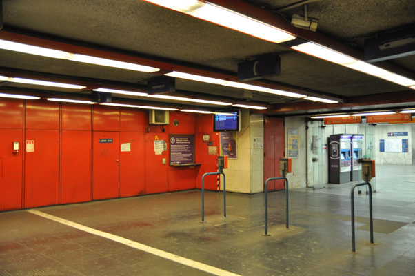 Budapest, M3 metró, Nyugati pályaudvar, bélyegkép