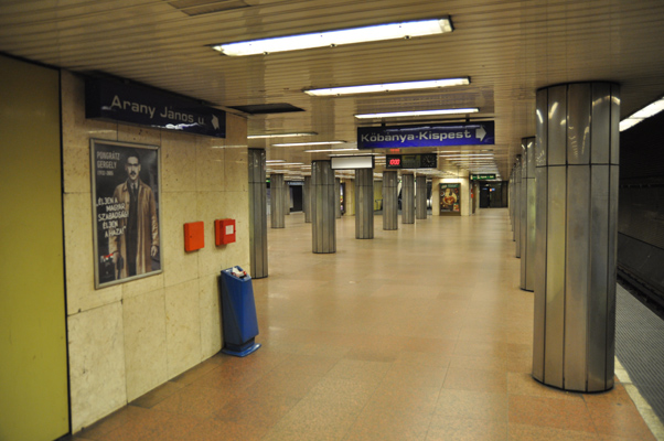 Budapest, M3 metró, Arany János utca, bélyegkép